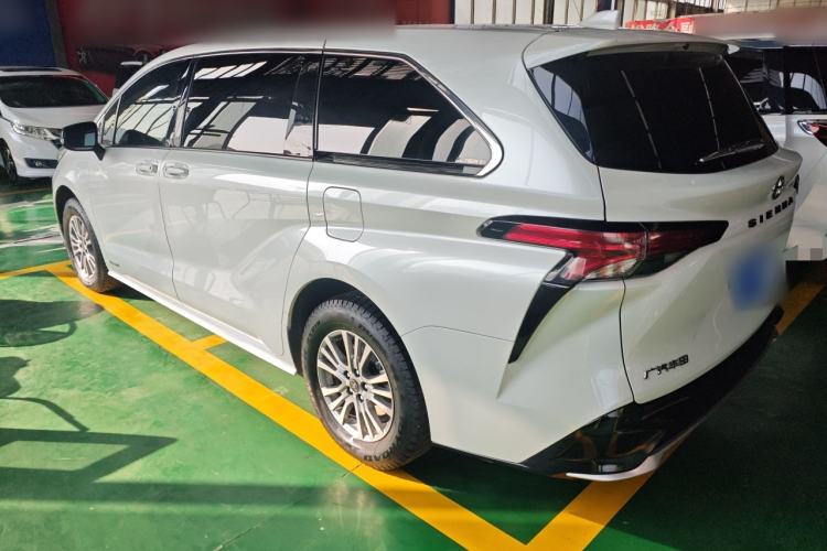 Used Toyota Sienna 2021 2.5L Hybrid Comfort Edition
