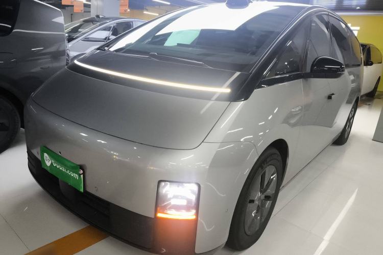 Used Li Auto MEGA 2024 Ultra Model
