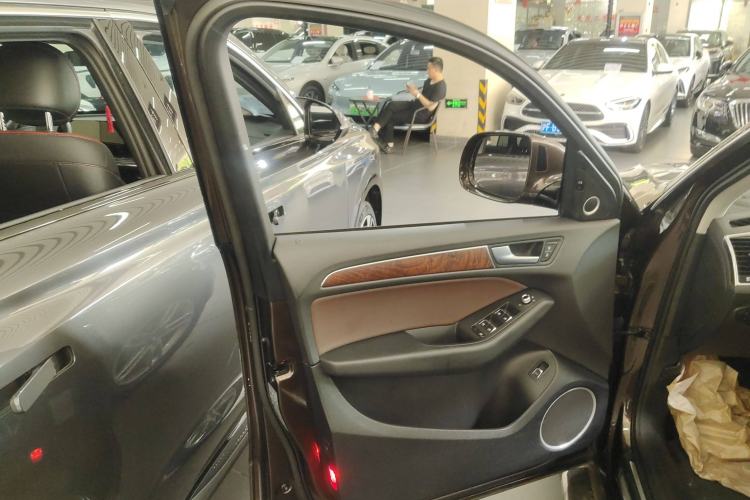 Used Audi Q5 2016 40 TFSI Comfort Model
