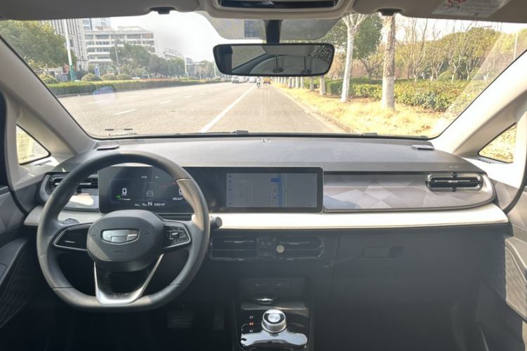 Used Geometry E Firefly 2024 301km Flowing Light
