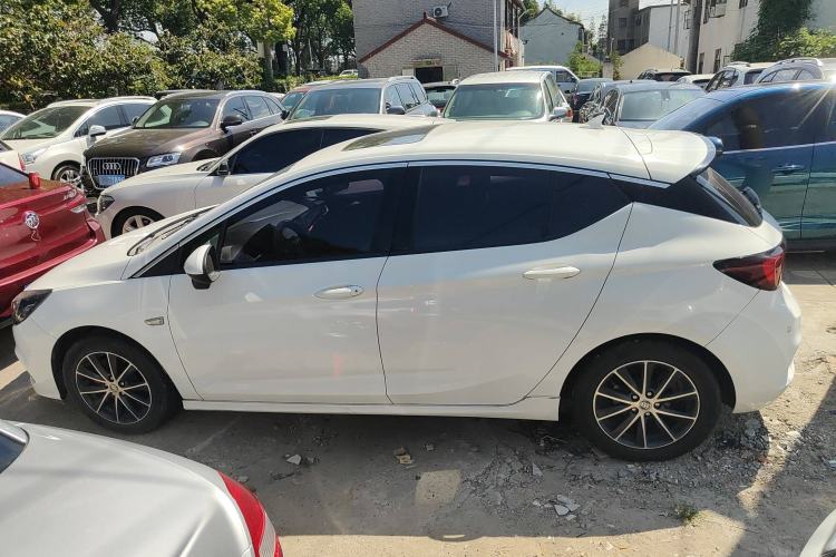 Used Buick Verano 2016 Hatchback GS 20T Dual-Clutch Passionate Sporty Model
