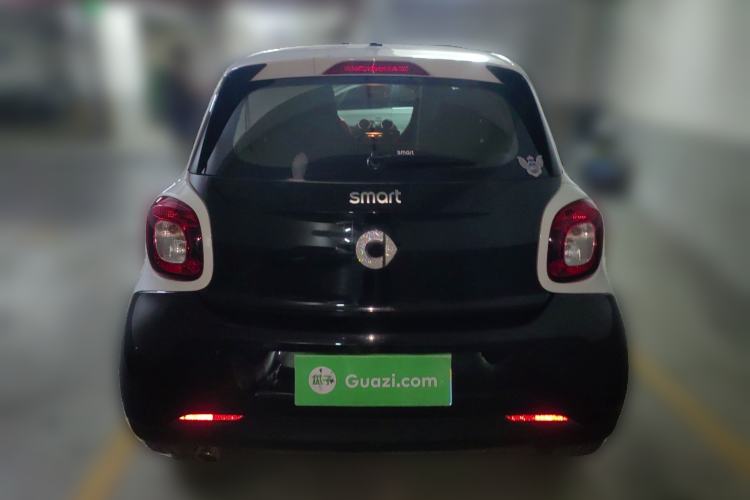 Used smart forfour 2016 1.0L 52 kW Dynamic Edition
