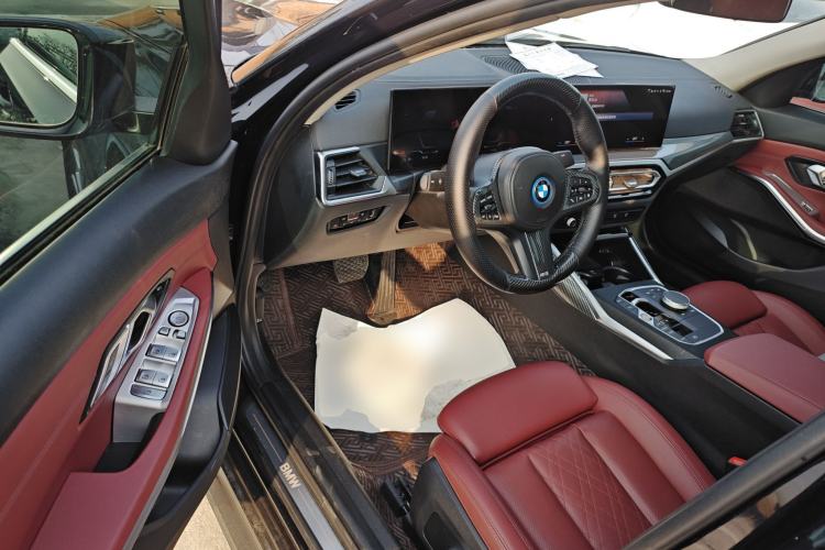 Used BMW i3 2022 eDrive 35 L
