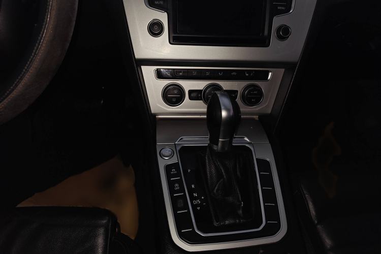 Used Volkswagen Variant 2017 380TSI Two-Wheel Drive Comfort Edition
