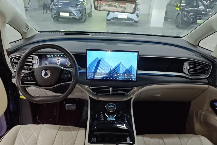 Used Denza D9 2024 DM-i 980 Four-Wheel Drive Flagship Model
