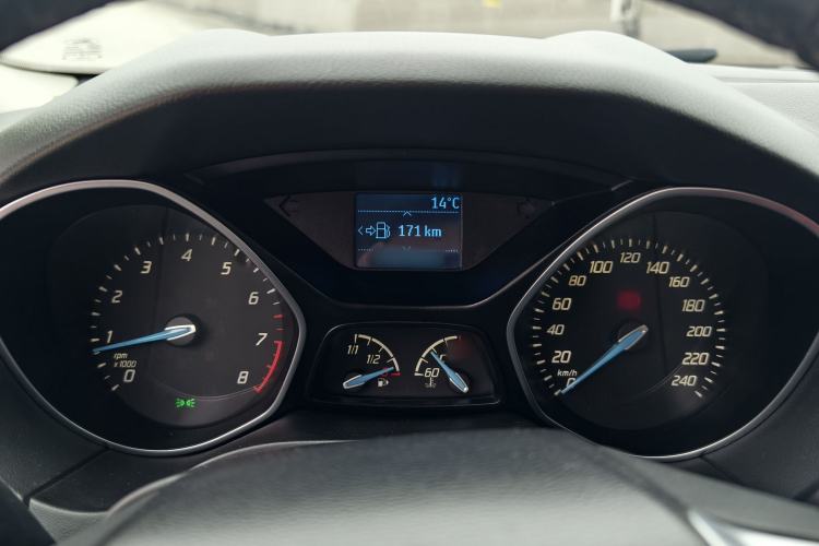 Used Ford Focus 2012 Sedan 1.6L Manual Fashion Edition