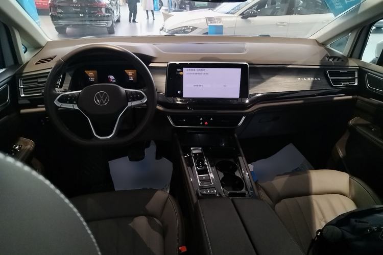 Used Volkswagen Viloran 2024 330TSI Luxury Edition

