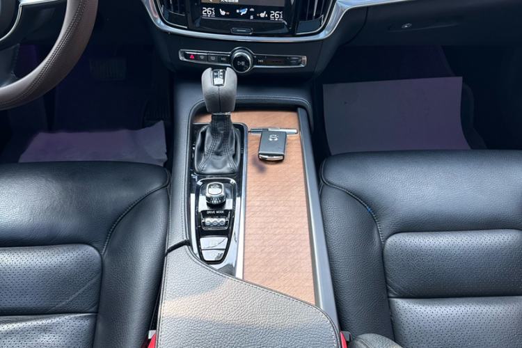 Used Volvo S90 2020 T5 Zhiyi Luxury Edition