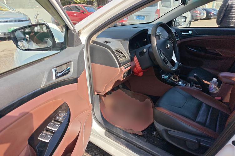 Used BYD Surui 2015 Revised Version 1.5L Manual Luxury Edition
