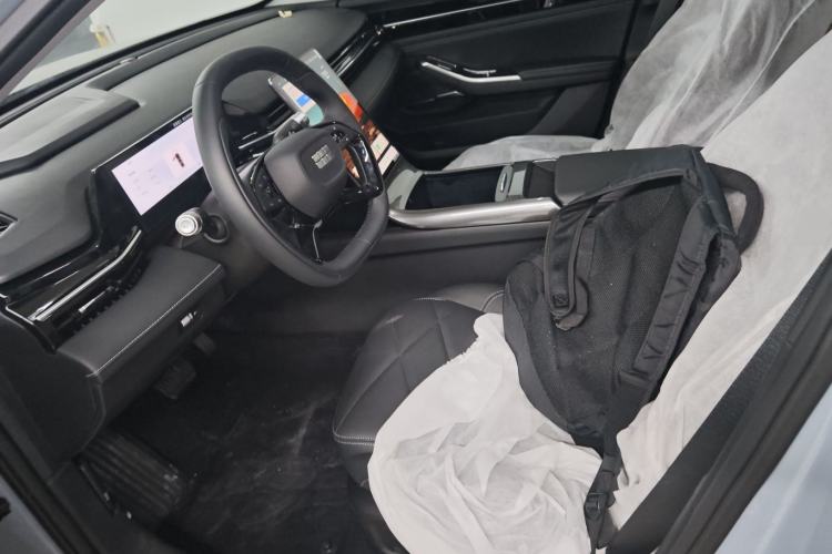 Used  L6 2024 125km PLUS Dragon Edition
