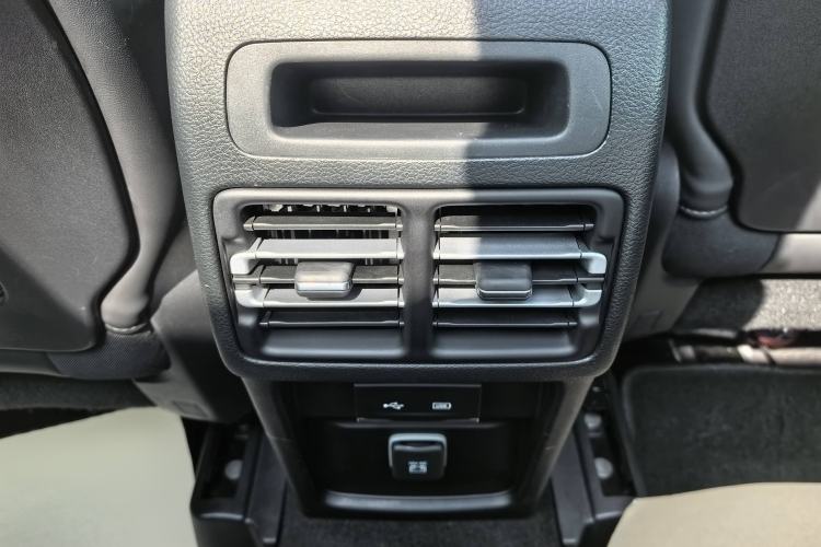 Used  Commander 2018 2.0T Four-Wheel Drive Prestige Edition China V
