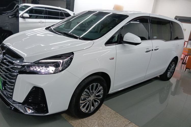 Used Buick GL8 2023 Facelifted Land Cruiser Executive Luxury Version
