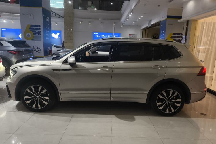 Used Volkswagen Tiguan L 2021 330TSI Automatic Two-Wheel Drive R-Line Flagship Edition
