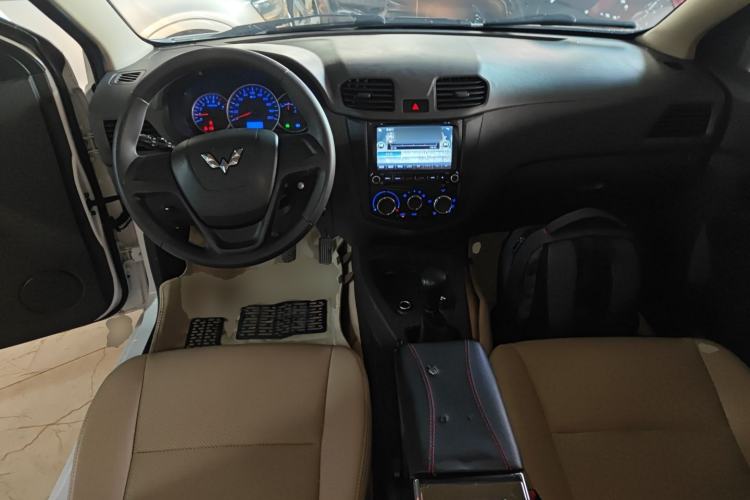 Used Wuling Hongguang 2014 1.5L S Standard Version
