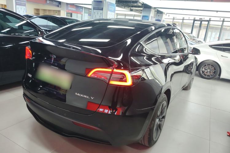Used Tesla Model Y 2023 Rear-Wheel-Drive Version
