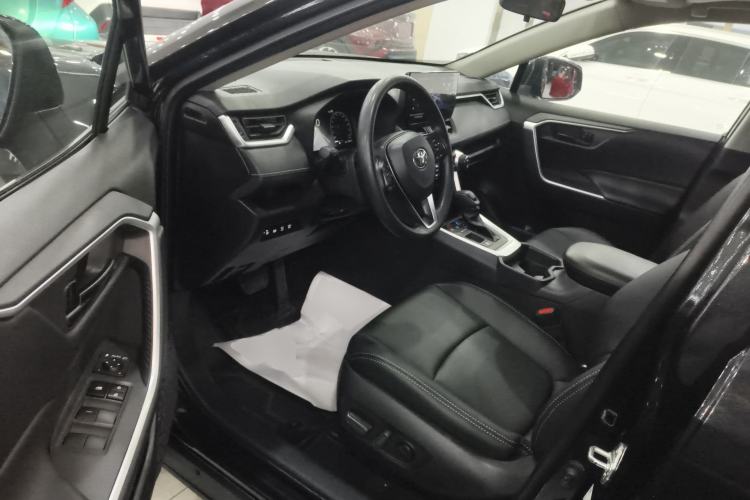 Used Toyota RAV4 2023 Dual-Motor 2.5L E-CVT Two-Wheel Drive Elite Edition
