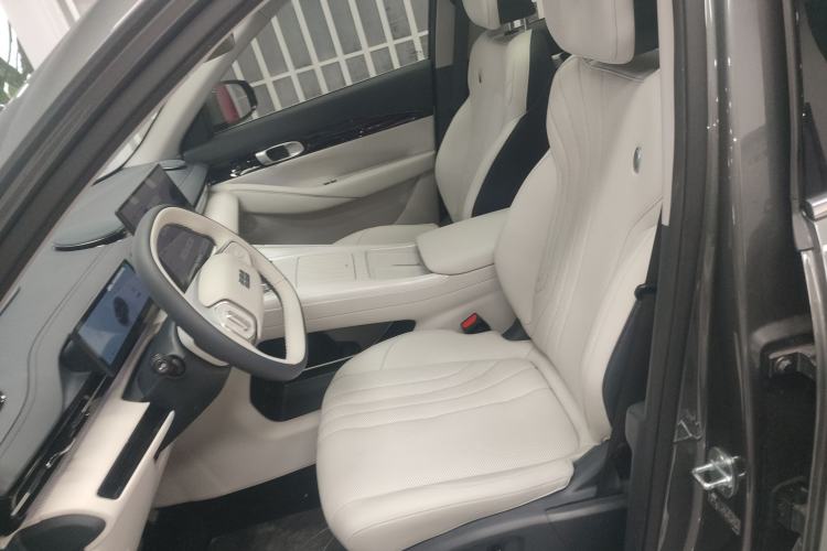 Used  E5 2024 530 km Exploration+ Version
