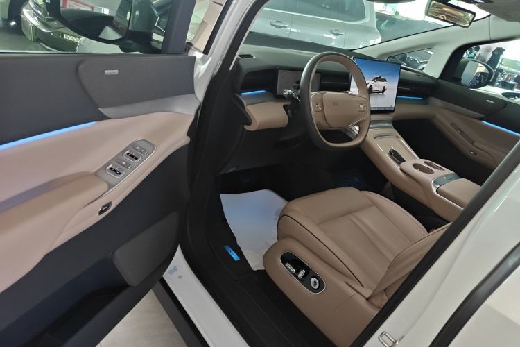 Used XPeng X9 2025 740 Ultra-Long Range Max
