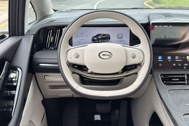 Used GAC Trumpchi Xiangwang M8 2025 Kunkun Series Ultra First-Class Cabin
