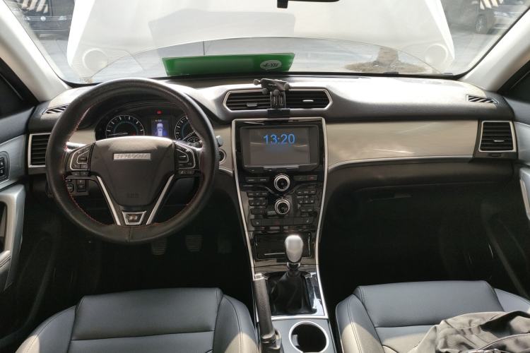 Used Haval H2 2017 Red-Label 1.5T Manual Two-Wheel-Drive Elite Model
