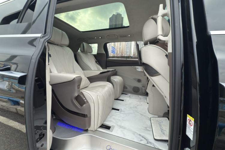 Used Denza D9 2024 DM-i 980 Four-Wheel Drive Flagship Model