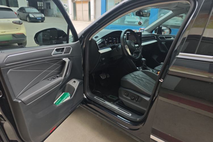 Used Volkswagen Tiguan L 2023 330TSI Automatic Two-Wheel Drive R-Line Enjoyment Edition