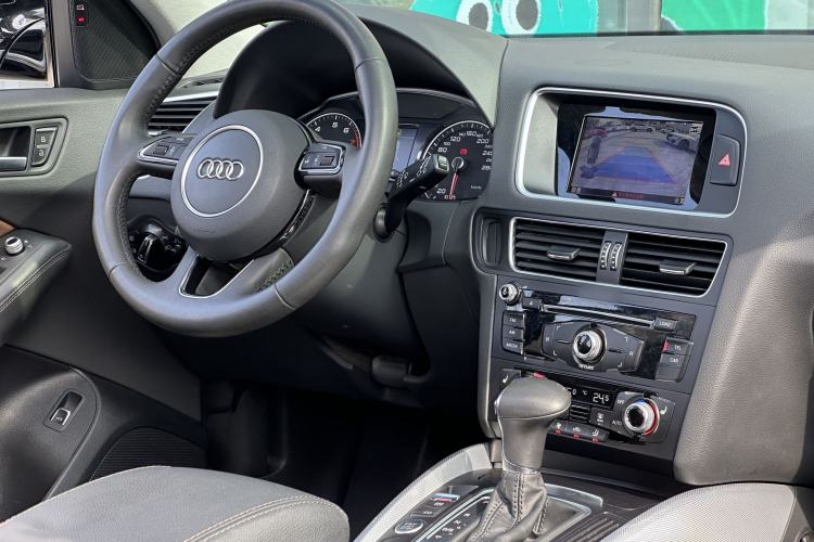 Used Audi Q5 2017 Plus 40 TFSI Technology Model

