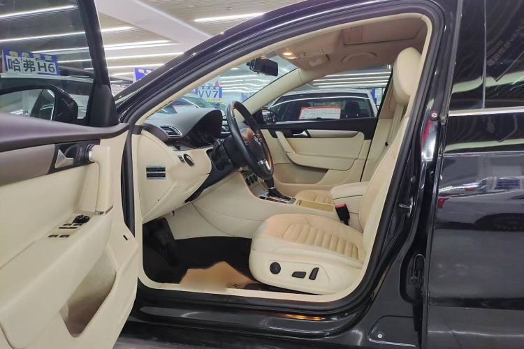 Used Volkswagen Magotan 2015 1.8TSI Advanced Model
