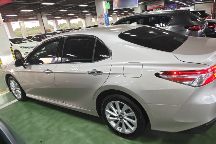 Used Toyota Camry 2021 2.0G Luxury Edition