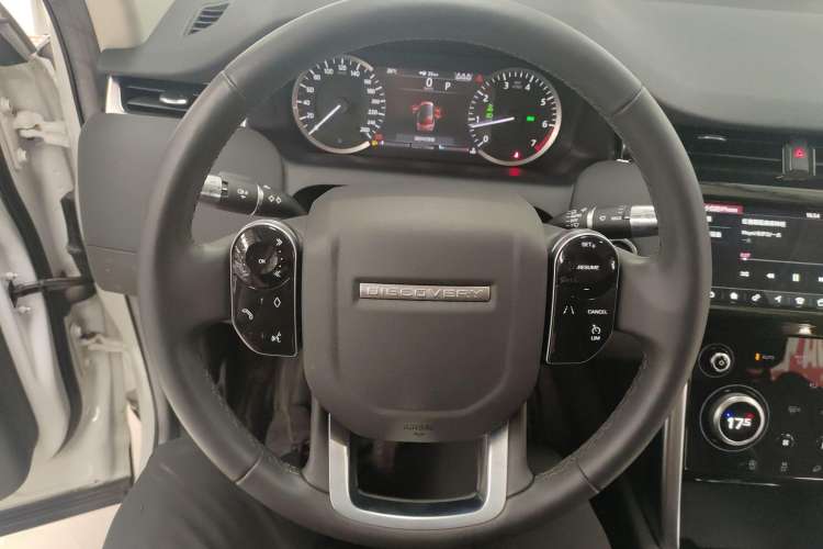 Used Land Rover Discovery Sport 2020 200 PS Family Edition
