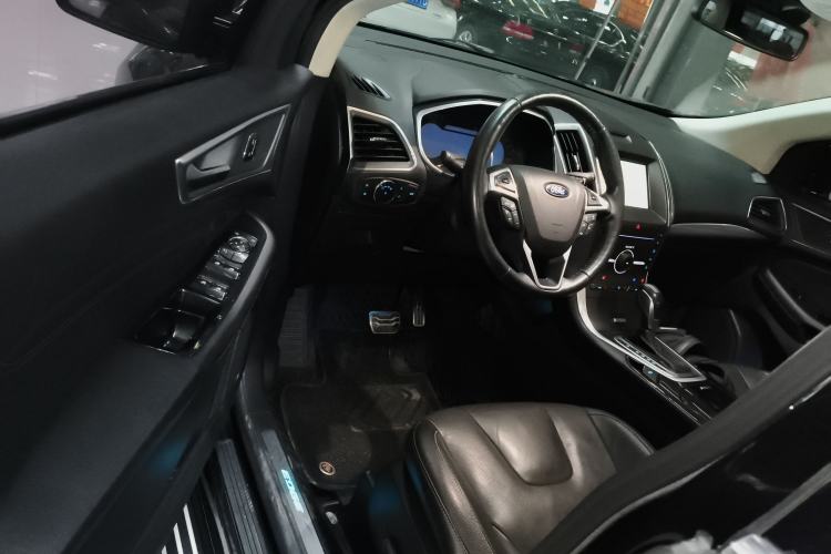 Used Ford Edge 2015 2.0T GTDi Four-Wheel Drive Prestige Model
