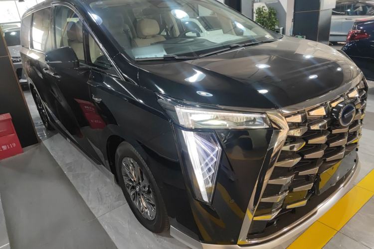 Used GAC Trumpchi Xiangwang M8 2025 Kunkun Series Ultra First-Class Cabin
