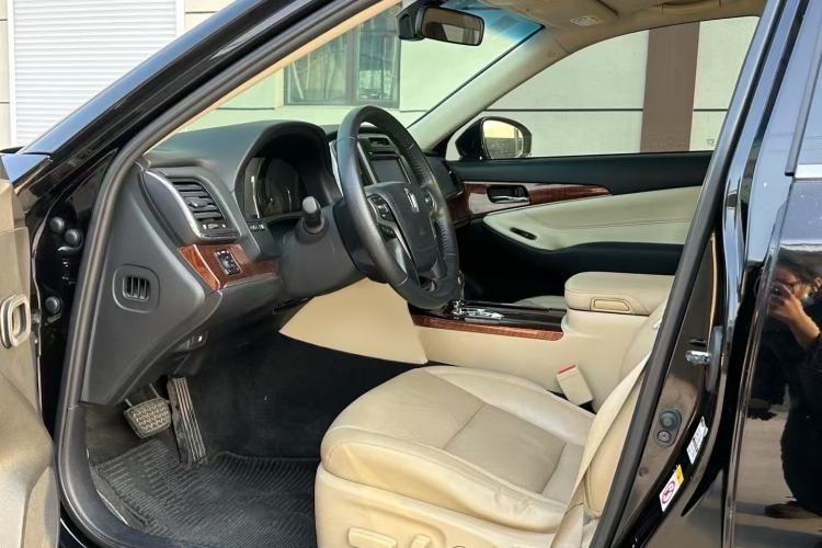 Used Toyota Crown 2015 2.0T Fashion Edition
