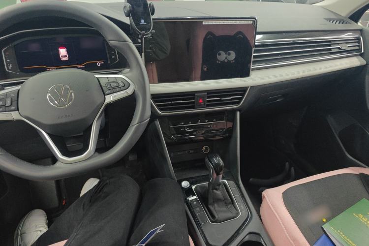 Used Volkswagen Tiguan L 2024 Outstanding Model 300TSI Automatic Two-Wheel Drive Longteng Edition