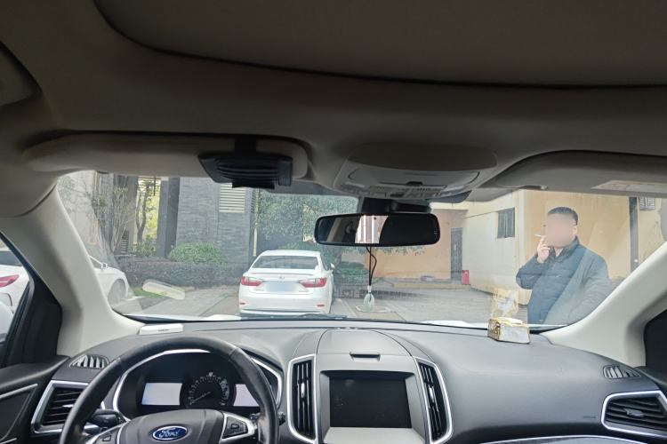 Used Ford Edge 2015 2.0T GTDi Two-Wheel-Drive High-Line Version