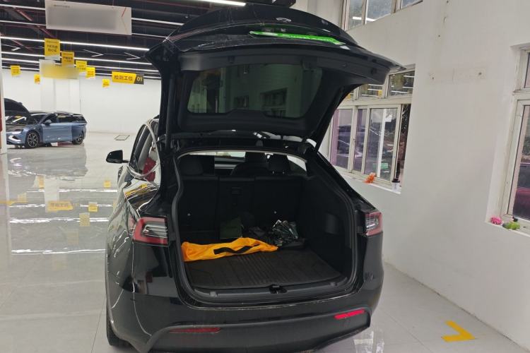 Used Tesla Model Y 2023 Long-Range All-Wheel-Drive Version