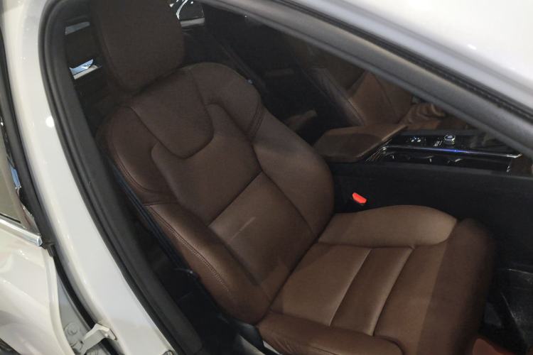 Used Volvo XC60 2021 T5 4x4 Smart Luxury Edition