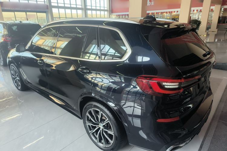 Used BMW X5 2022 Restyled xDrive 30Li Luxury Version M Sport Package
