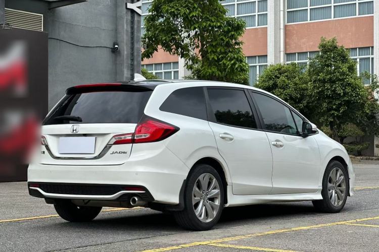 Used Honda Jade 2017 1.8L automatic Comfort version 5 seats
