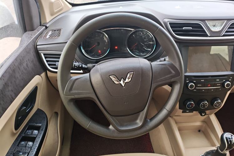 Used Wuling Hongguang 2015 1.5L S1 Standard China V-Emission Standards
