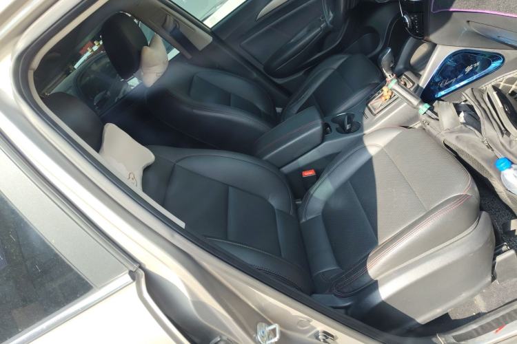 Used Changan CS75 2014 1.8T Automatic Elite Version China V Standard
