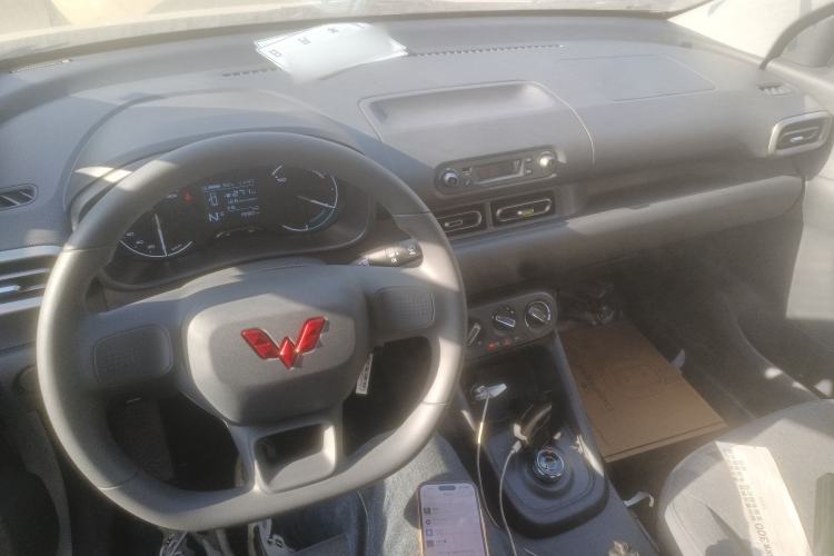 Used Wuling Hongguang New Energy 2024 All-Electric Model 300KM Practical Version
