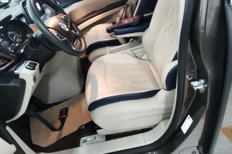 Used Buick GL8 2023 Land Executive Class Smart Enjoyment Model
