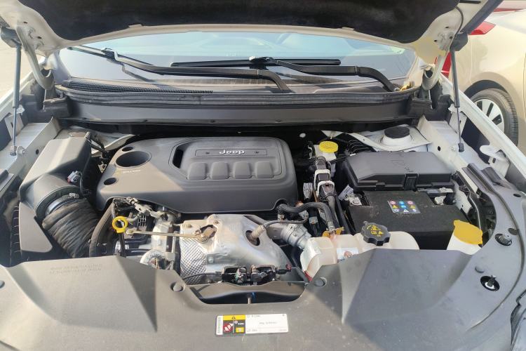 Used  Cherokee 2019 2.0T Two-Wheel Drive Smart Enjoyment Version China V
