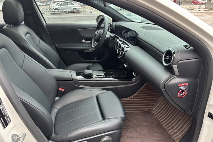 Used Mercedes-Benz A-Class 2020 Facelift A 180 L Sport Sedan Special Configuration
