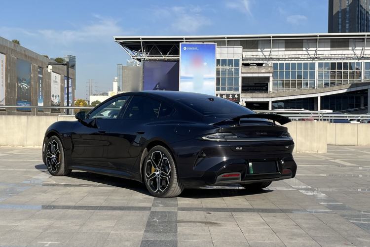 Used  SU7 2024 Rear-Drive Ultra-Long Range Advanced Pro-Level Intelligent Driving Version
