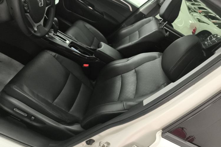 Used Honda Jade 2017 210 TURBO CVT Luxury Edition 5 Seats
