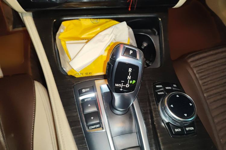 Used BMW 5 Series 2014 525Li Luxury Design Package
