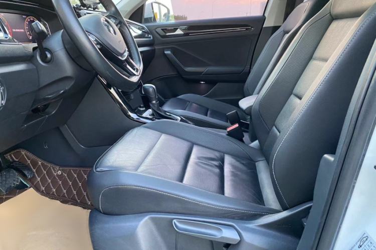 Used Volkswagen T-ROC 2020 280TSI DSG Two-Wheel Drive Comfort Version