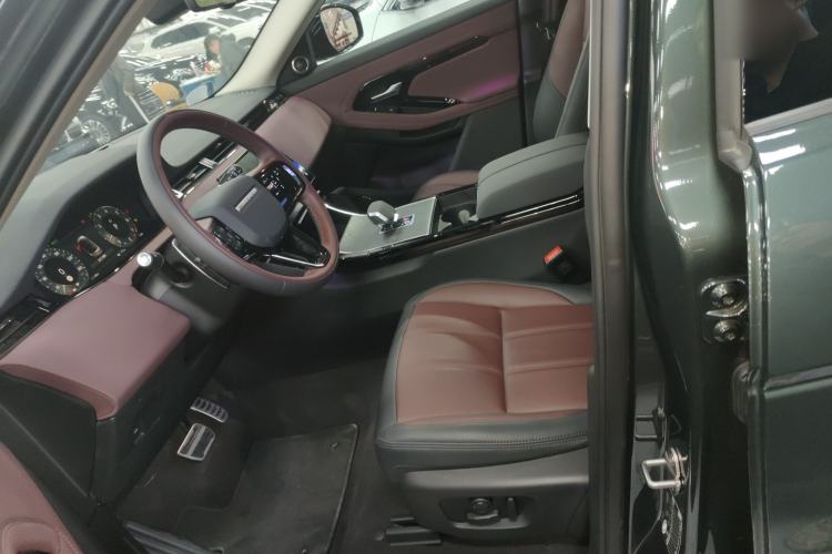 Used Land Rover Range Rover Evoque 2024 Aurora L 249 PS Prestige Light-Chasing Edition
